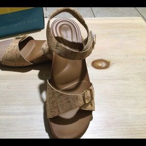 New Aetrex Carrie Cork Size 10.5 - 11